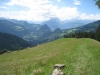 Sicht auf Calanda; Pfad hinunter auf Alp Munt