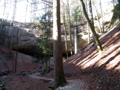 Wissengubel: Giessen; Höhle hinter dem Wasserfall
